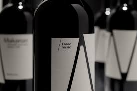 Wine Label Designed By Maji Studio Based On Geometrical Shapes And Forms Of The Wines Initials Etiquette Vin Vin Etiquettes