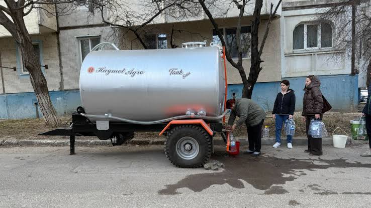 Moldovans face drinking water cut-off after Dniester oil spill