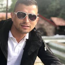 Tha njoni pi Çajle 😂