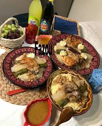 Table Algerienne كسكس رشتة Food Algerian Recipes Traditional Food