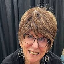 Sandra Maughan's Instagram, Twitter & Facebook