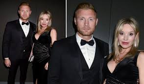 Eslie flintoff (grandmother) (freddie's gramdma supports her grand son andrew freddie flintoff mbe (born 6 december 1977) is an english professional cricketer who. Freddie Flintoff Announces Secret Birth Of Fourth Child Last Christmas