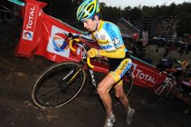 Mathieu van der poel en wout van aert waren als verwacht de besten in de eendagskoers, maar visten door een persoonlijke strijd beiden achter het net. Veldrijden Superprestige Zonhoven Wout Van Aert Is De Bes Zonhoven De Standaard Mobile