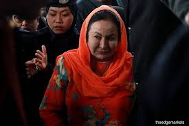Rosmah mansor (lahir di kuala pilah, negeri sembilan, malaysia, 10 desember 1951; Rosmah Arrives At Kl Court To Face Money Laundering Charges The Edge Markets