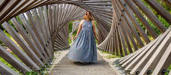 Ça va vous donner de l'aisance pdt que vous allez coudre l'appliqué qui est à cheval sur le devant et le dos. Coudre Une Robe Longue Couture Debutant