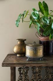 Be Careful Of Polishing Your Antique Brass Items As It May Lead To Decreased Sale Value Photography By Pra Vintage Brass Decor Antique Decor Indian Home Decor