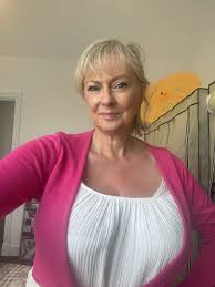 Annabelsadventures on X: A friday hair up day Going live on YouTubes &  Instagram - Saturday morning 11am United Kingdom 12midday Netherlands  Youtube - Annabels adventures t.coaAar8N0ikc Toodle pip 💋  t.coo7vjk4lhqc 