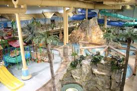 This Indoor Beach In Minnesota Is The Best Place To Go This Winter Edgewater Resort Edgewater Hotel Indoor Waterpark