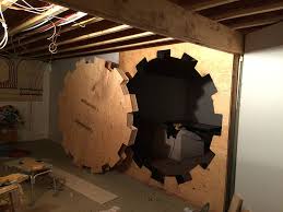 Zum spielen oder online spielen! Man Builds A Functional Fallout 404 Vault Door For His Basement Gaming Room