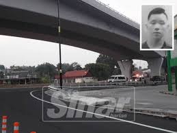 Jadual kampung ayer keroh doa islam, subuh, tengah hari, petang, maghribi dan makan malam. Pemuda Maut Terjatuh Dari Jejantas