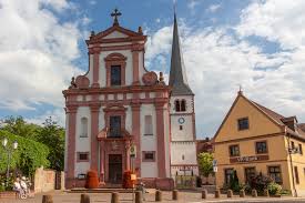Das stadtbranchenbuch für leinach zeigt ihnen aktuell ᐅ 100 einträge. Veitshochheim La Dolce Vita Im Frankischen Weinland Vielweib On Tour