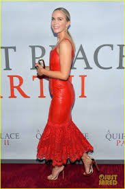 Following the events at home, the abbott family now face the terrors of the outside world. Emily Blunt Looks Red Hot In Leather At A Quiet Place Part Ii Premiere With John Krasinski Photo 4447392 A Quiet Place Cillian Murphy Djimon Hounsou Elisa Pugliese Emily Blunt John
