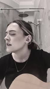 Faye Donahue's Instagram, Twitter & Facebook