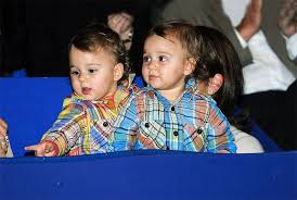 His daughters charlene riva and myla rose are currently 11 years of age, whereas his boys leo and lenny are 6. Twin Children And Families Joyful Day In Roger Federer And His Family Members Life Today Is The Roger Federer Kids Roger Federer Roger Federer Family
