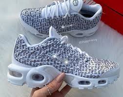 Swarovski Nike Air Max 270 Shoes Blinged Out With Swarovski Etsy Bling Nike Shoes Swarovski Nike Nike Air Max