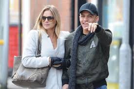 Последние твиты от alexis sánchez (@alexis_sanchez). Alexis Sanchez All Smiles With Stunning Wag Mayte Rodriguez Despite Parking Ticket Daily Star