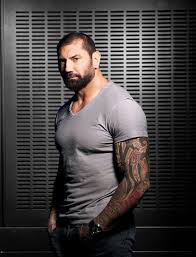 Dave bautista treasures the guardians of the galaxy films, but he wishes marvel had explored the drax's backstory more than his comedic presence. Der Schuchterne Bond Bosewicht