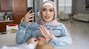 Hijab Hookup - Hot Muslim Maid With Hijab Gives More Than A Cleaning  Service To Her Horny Boss