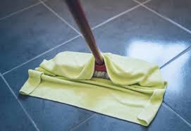 Tache Acide Comment Enlever Une Tache De Produit Menager Ou D Alcool Sur Le Carrelage Tout Pratique
