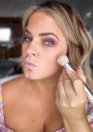 I am using my SEINT compact and only four colors. SEINT is a ln all in one  makeup compact with customized colors just for you!! Instead of putting one  color all over your face and washing you out, use ...