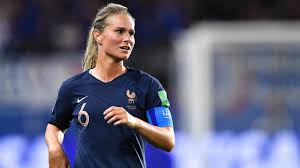 Une nouvelle gardienne chez les bleues. La Nordiste Amandine Henry Charge La Selectionneuse Des Bleues Corinne Diacre
