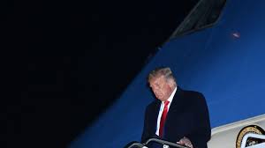 Donald Trump Traite De Honte Nationale Tente D Eteindre La Polemique Sur L Extreme