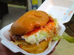 Pengarah urusannya, datuk ramly mokni berkata, pembinaan kilang baharu yang tiga kali lebih besar daripada kilang sedia ada di batu caves, kuala lumpur bertujuan bagi memenuhi keperluan pelanggan yang semakin berkembang. Daily Burger Ramly At Taman Sri Gombak Applefoodees