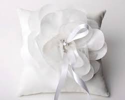 Wedding Ring Pillow With White Flower Wedding Ring Bearer Etsy Ring Pillow Wedding Wedding Ring Bearer Pillow Ring Bearer Wedding