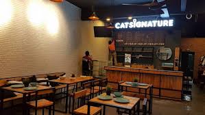 Kebanyakan makanan di sini adalah hidangan western fusion. Cat Signature Cafe Studio Vmo