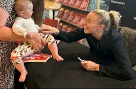 Leah Williamson with Kids | TikTok