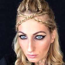 Ligna shalom makeup artist