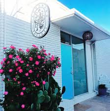 You can however look at each salon near your location before making a judgement. Top Dallas Salons Delivering Root Touch Up Kits