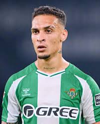 Antony Santos 🤝 Diogo Dalot A big three points in Nottingham 🙌