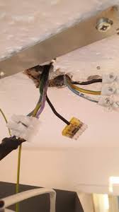 Er hat keine rücklagen, um die schulden abzuzahlen. Kein Strom Auf Steckdosen Licht Funktioniert Computer Technik Technologie