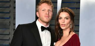 The troika of models in the blurred lines music video is emily ratajkowski. Emily Ratajkowski And Husband Whisk Parents Away To Special Christmas Vacation The Inquisitr