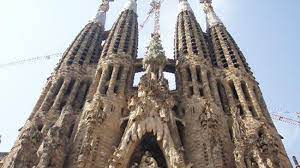bəˈzilikə ðə lə səˈɣɾaðə fəˈmiljə; Investigan A Unos Youtubers Que Burlaron La Seguridad Para Escalar La Sagrada Familia