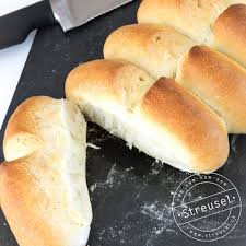 Laugenbrezen Laugenbrezel Wie Vom Backer Rezept Von Streusel Rezept Rezepte Brot Selber Backen Rezept Brot Backen Rezept