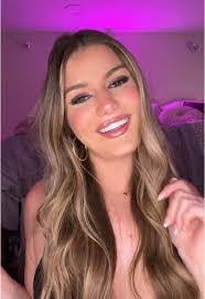 Colleen Logue's Instagram, Twitter & Facebook