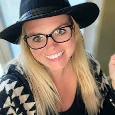 Shannon Gable's Instagram, Twitter & Facebook