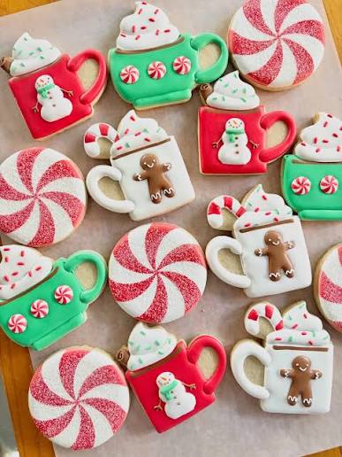 I made these cookies way back in September for a photo shoot to match  @monicaandandy pajamas. They were too cute not to share this holiday  season.! Custom Cookies 148CookieStreet Christmas Cookies