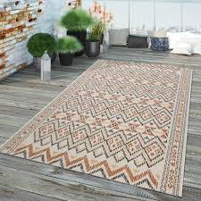 Ein balkon teppich trägt wesentlich zur gemütlichkeit bei, aber natürlich sollte der balkonteppich wasserfest sein, damit er auch einem regenschauer standhält. In Outdoor Teppich Fur Terrasse Oder Balkon Teppichmax