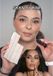 Descoperă gama SKKN BY KIM la @Notino