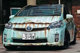 高速道路で目撃された ボロボロ のプリウス あちこちが錆びた状態で普通に走っている訳は プリウス 車 塗装 diy 車 塗装