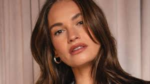 Ferris Bueller' star Mia Sara makes triumphant red carpet return for 'Life  of Chuck'