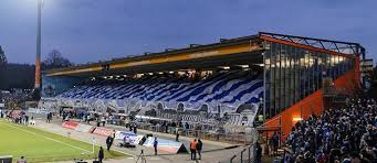 Ein ausführliches personalupdate, der blick auf den gegner sowie auf das kommende duell mit 1860 münchen am freitagabend (6.8., 20.45 uhr): Die Lilie Rockt Ungemein Sv Darmstadt 98 Fussballfibel Als Echter Geheimtipp Turus Net Magazin