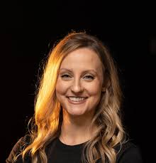 Louisa Mason's Instagram, Twitter & Facebook