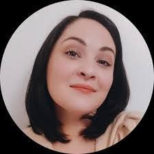 Kristy Eaves's Instagram, Twitter & Facebook