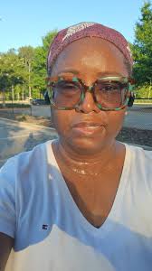 Which Frankieschallange is the Amazing Auntie?