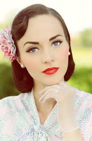 25 Schminkideen Fur Ein Make Up Mit Lidstrich Zur Hochzeit Rote Lippen Hochzeit Hochzeit Make Up Hochzeitsfrisuren