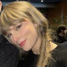 Mia Sloan (@MiaSloan13)